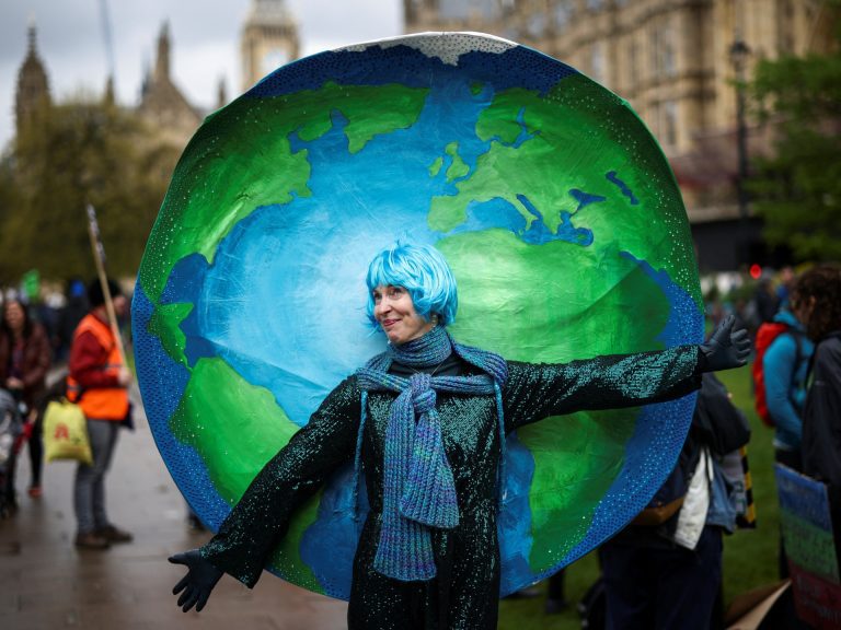  Extinction Rebellion launches four-day mass movement in London |  Climate crisis news

