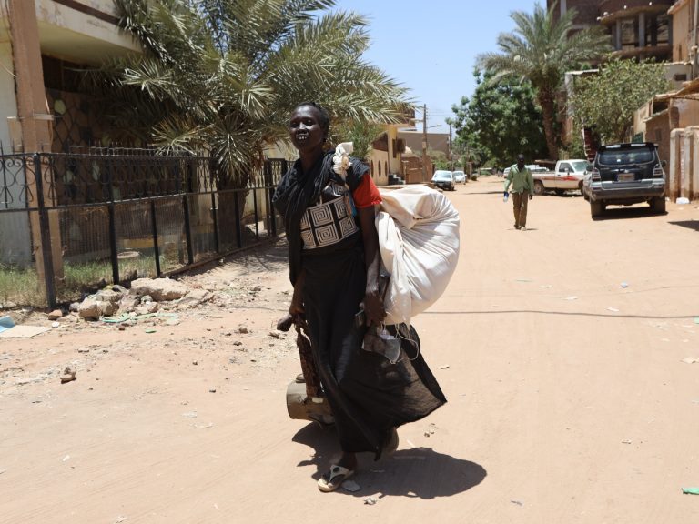  Stay or Run: Sudan's Residents Face a Difficult Decision |  conflict news

