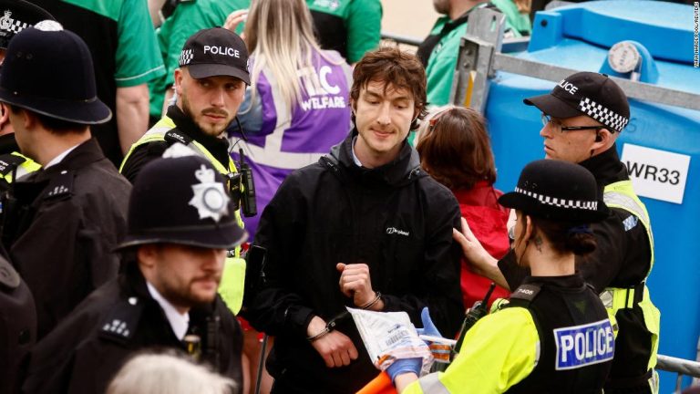 Anti-monarchy protesters arrested before King Charles' coronation

