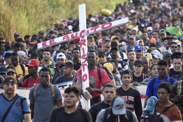 Migrants depart from Tapachula, Mexico, Sunday, Dec. 24, 2023. The caravan began its journey north through Mexico just days before U.S. Secretary of State Antony Blinken arrives in Mexico City to discuss new agreements to control the flow of migrants seeking to enter the country.  United State.  (AP Photo/Edgar H. Clemente)