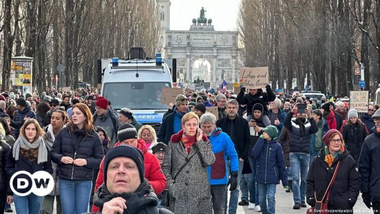 Germany is witnessing its second day of large anti-far-right protests – DW – 01/21/2024