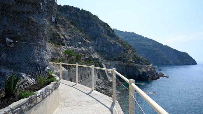 Italy's famous 'Love Path' reopens after more than 12 years

