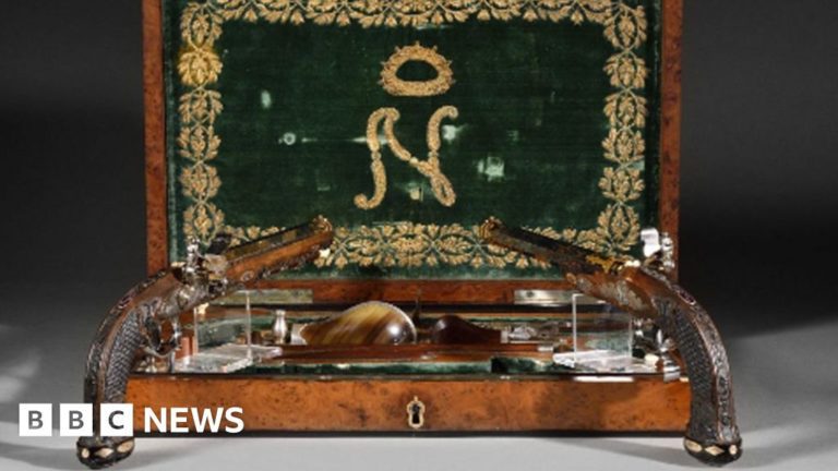 Pistols that Napoleon was supposed to use to commit suicide sell for €1.69 million