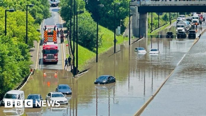 Toronto suffers flooding, power outages after severe storms

