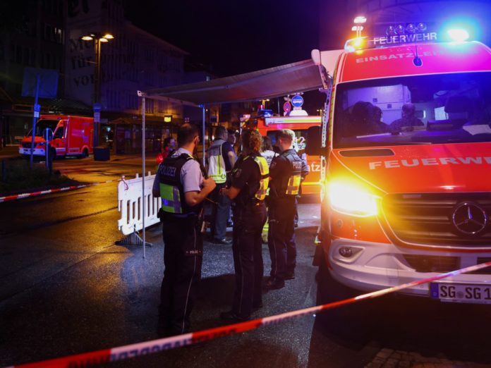 Knife attacker kills 3, seriously injures 4 at German festival in Solingen | Crime News

