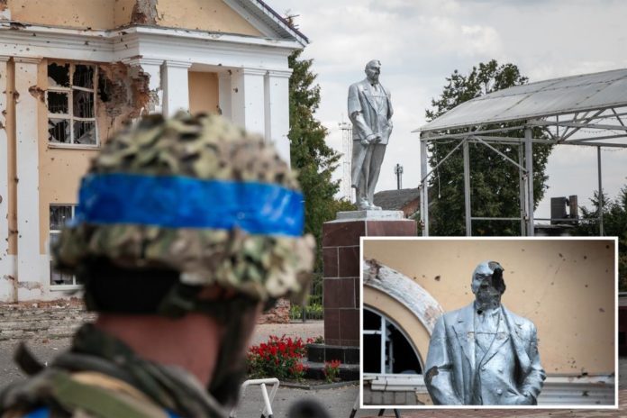 Lenin statue removed from Ukrainian-controlled Russian town

